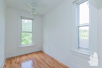 2315 N Southport Ave, Unit 3F in Chicago, IL - Building Photo - Building Photo