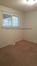 327 Wickham Ct in Eugene, OR - Building Photo - Building Photo