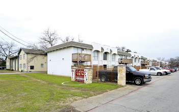 Casa View Apartments in Dallas, TX - Building Photo - Building Photo