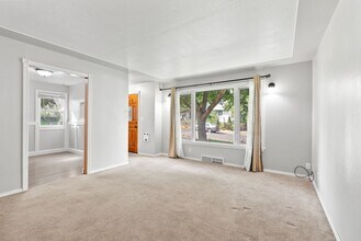 2112 E 10th Ave in Spokane, WA - Building Photo - Building Photo