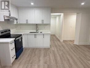 550 Yates Dr in Milton, ON - Building Photo - Building Photo