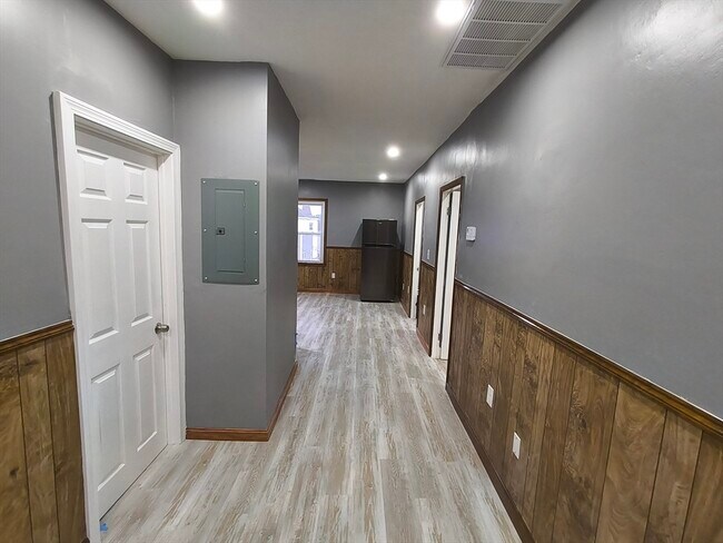 34 Canoniciuos St in Fall River, MA - Building Photo - Building Photo