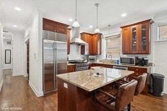 2854 N Burling St in Chicago, IL - Building Photo - Building Photo