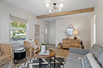 2905 Blackstone Ave in Minneapolis, MN - Building Photo - Building Photo