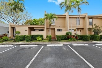 1360 NW 97th Terrace in Pembroke Pines, FL - Building Photo - Building Photo