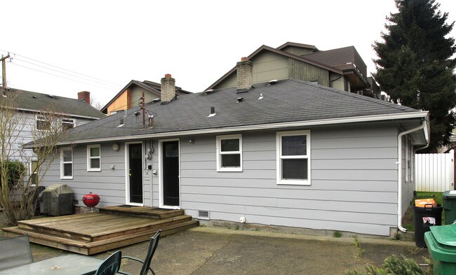 1512 N 80th St in Seattle, WA - Building Photo - Building Photo