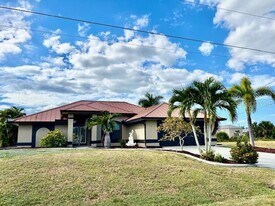 426 NW 37th Pl in Cape Coral, FL - Building Photo