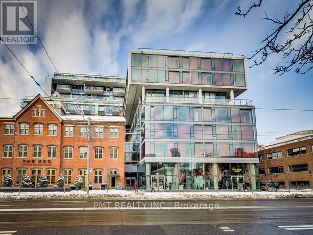 property at 560-560 King St W