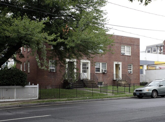 428-432 N Henry St in Alexandria, VA - Foto de edificio - Building Photo