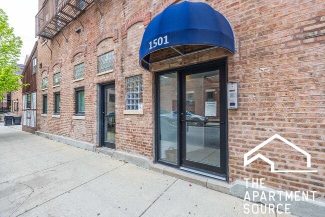1501 W Fullerton Ave in Chicago, IL - Building Photo - Building Photo