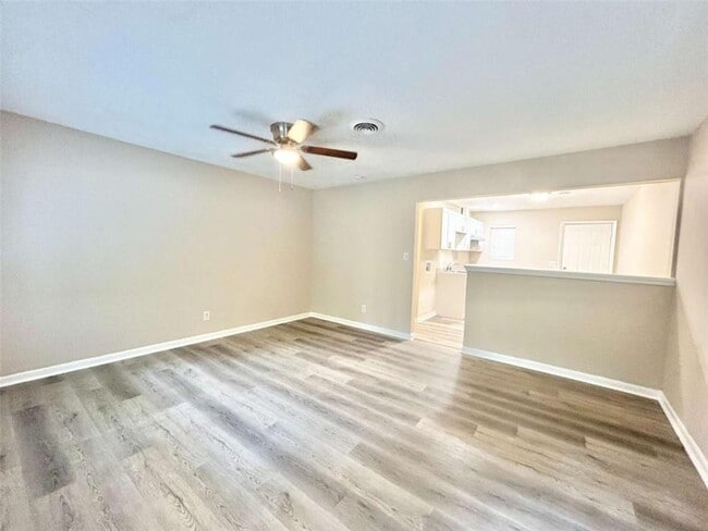 6454 Raymond Dr in Union City, GA - Building Photo - Building Photo