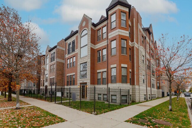 4800 S St Lawrence Ave in Chicago, IL - Building Photo - Building Photo