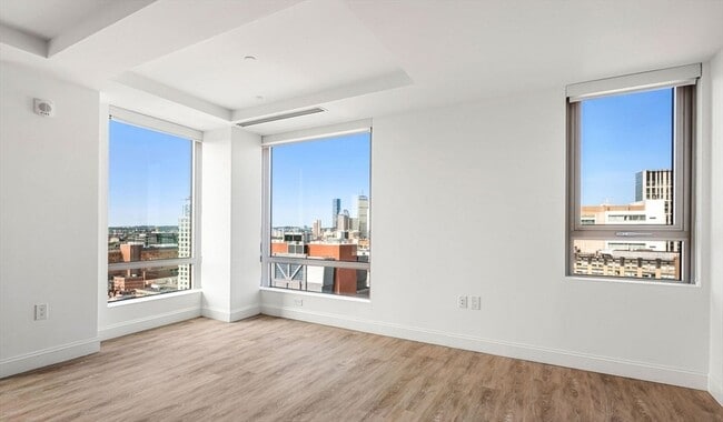 99 Kneeland St, Unit 501 in Boston, MA - Building Photo - Building Photo