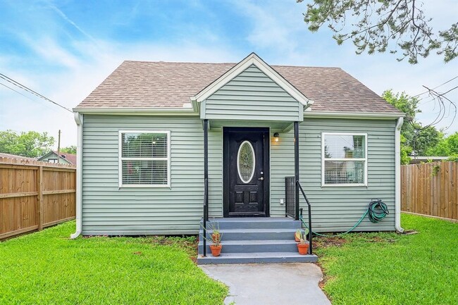5250 Pease St in Houston, TX - Building Photo - Building Photo