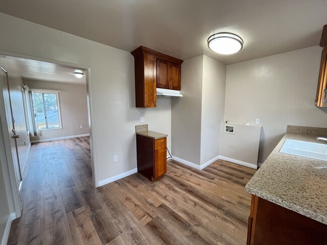 1135 W 90th St in Los Angeles, CA - Foto de edificio - Building Photo