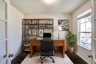 253 Beechnut Dr in Mustang Ridge, TX - Building Photo - Building Photo