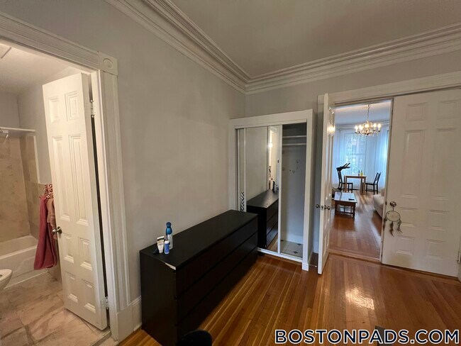 429 Marlborough St, Unit 2 in Boston, MA - Building Photo - Building Photo