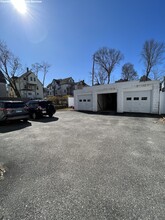 77 Elmira St, Unit 2 in Boston, MA - Foto de edificio - Building Photo