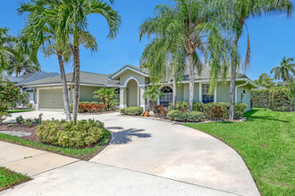 133 Black Olive Crescent in Royal Palm Beach, FL - Building Photo - Building Photo