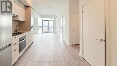 1007 The Queensway in Toronto, ON - Building Photo - Building Photo