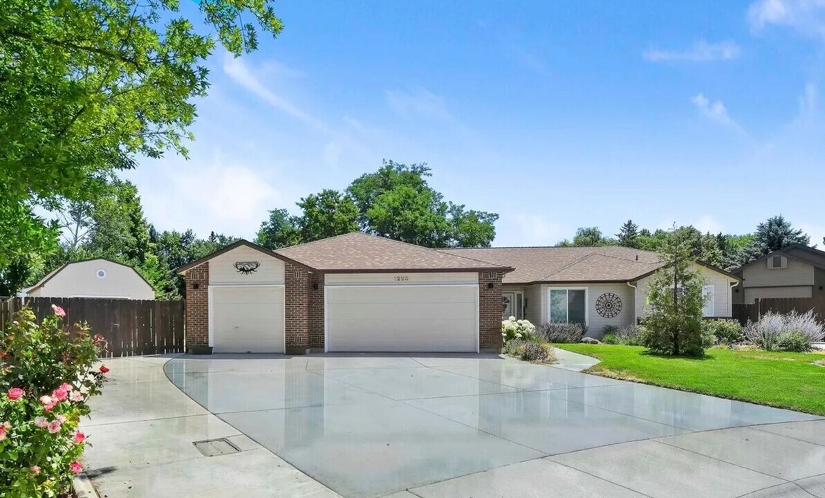 1220 N Notel Creek Pl in Meridian, ID - Foto de edificio