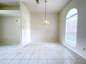 15514 Heritage Country Ct in Friendswood, TX - Foto de edificio - Building Photo
