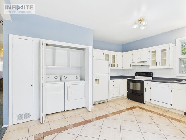 319 S 9th Ave in Bozeman, MT - Building Photo - Building Photo