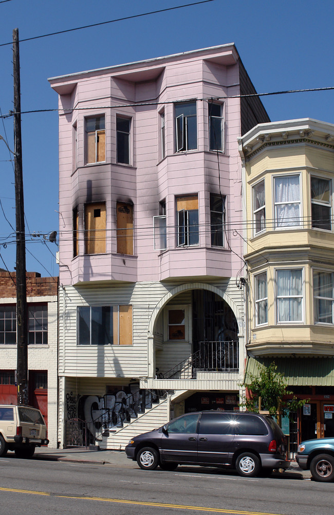 330 S Van Ness Ave in San Francisco, CA - Foto de edificio - Building Photo