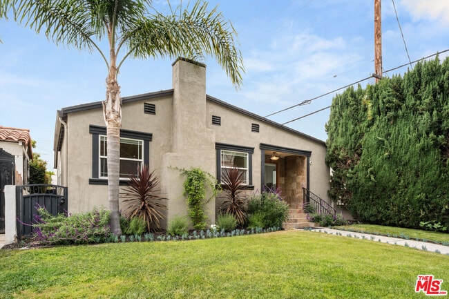 419 S Almont Dr in Beverly Hills, CA - Building Photo - Building Photo