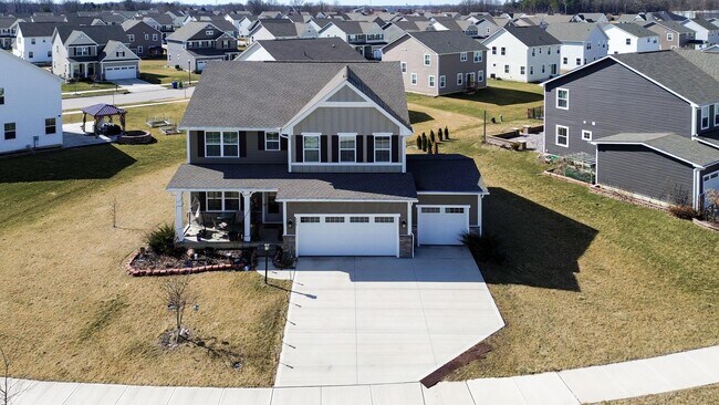 406 Crownover Way in Lewis Center, OH - Building Photo - Building Photo