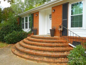 8917 Nottoway Dr in Charlotte, NC - Building Photo - Building Photo