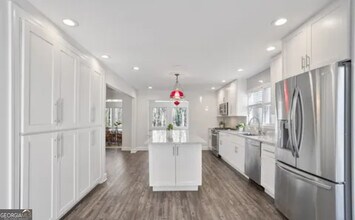 734 Olde Towne Ln in Marietta, GA - Building Photo - Building Photo