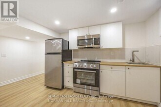 3 Christina Crescent in Toronto, ON - Building Photo - Building Photo