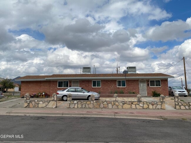 4201 Edgar Park Ave in El Paso, TX - Building Photo - Building Photo