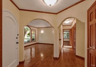 520 Juilliard Park Dr in Santa Rosa, CA - Building Photo - Building Photo