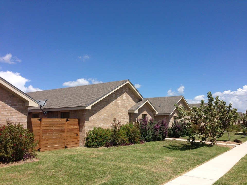 Texas Homeco @ Mesquite Ridge in Edinburg, TX - Building Photo