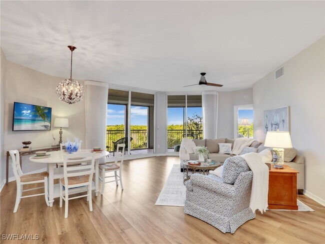 1001 Arbor Lake Dr in Naples, FL - Building Photo - Building Photo