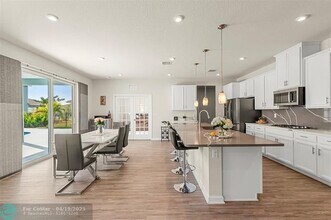 19198 Rolling Acrs Rd in Wellington, FL - Building Photo - Building Photo