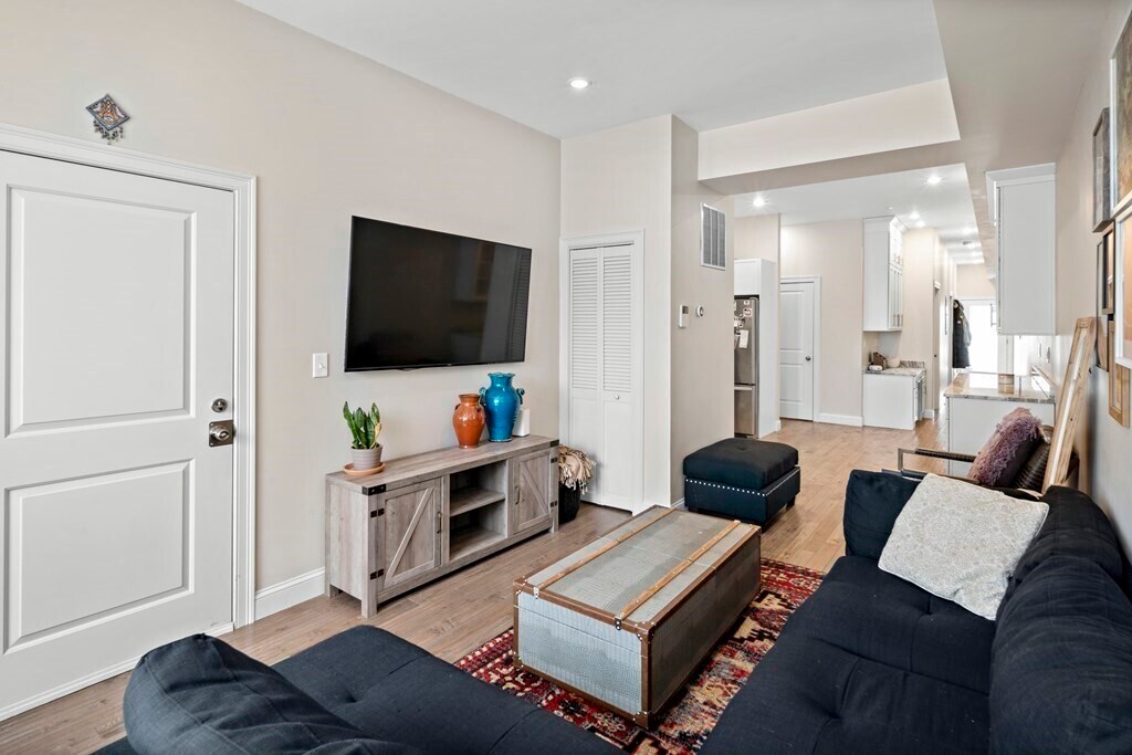 91 Chelsea St in Boston, MA - Building Photo