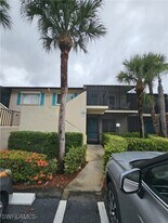 4140 Looking Glass Ln in Naples, FL - Building Photo