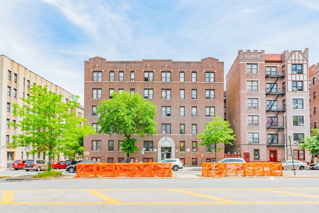 2802 Grand Concourse in Bronx, NY - Building Photo