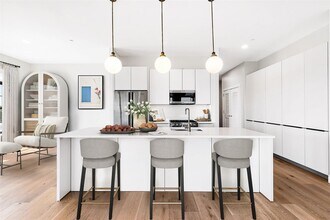 695 Merrick Ave-Unit -314 in Westbury, NY - Building Photo - Building Photo