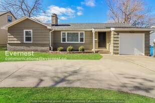 7624 Nall Ave in Prairie Village, KS - Building Photo
