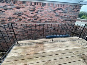 724 S 1st St, Unit 15 in La Porte, TX - Foto de edificio - Building Photo