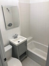 1011 1/2 N Coronado St, Unit 1011 in Los Angeles, CA - Building Photo - Building Photo