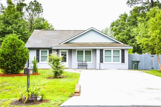 607 Scott St in Hinesville, GA - Building Photo - Building Photo