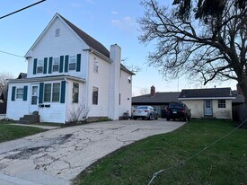 154 E Mill St, Unit Wauconda apartment in Wauconda, IL - Building Photo