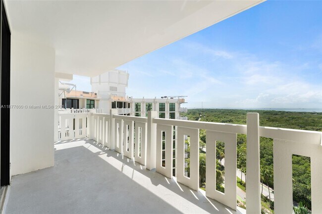property at 1121 Crandon Blvd