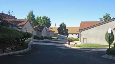 Canterbury Townhomes in Colorado Springs, CO - Building Photo - Building Photo