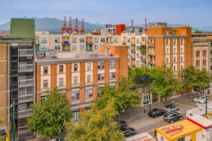 James McCready Residence in Vancouver, BC - Building Photo